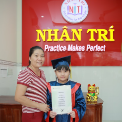 Chị Hiếu